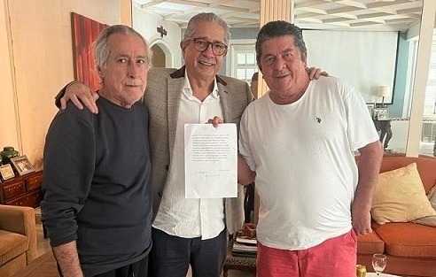 ''Chacrinha'' na TV: o Velho Guerreiro est de volta com Stepan Nercessian