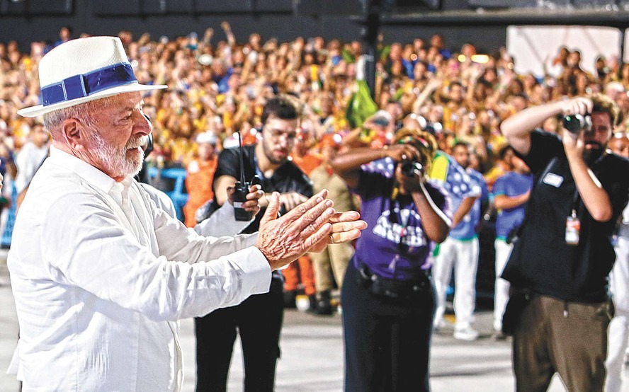 Desfile em homenagem a Lula foi um desastre na avaliação do PT e do Planalto