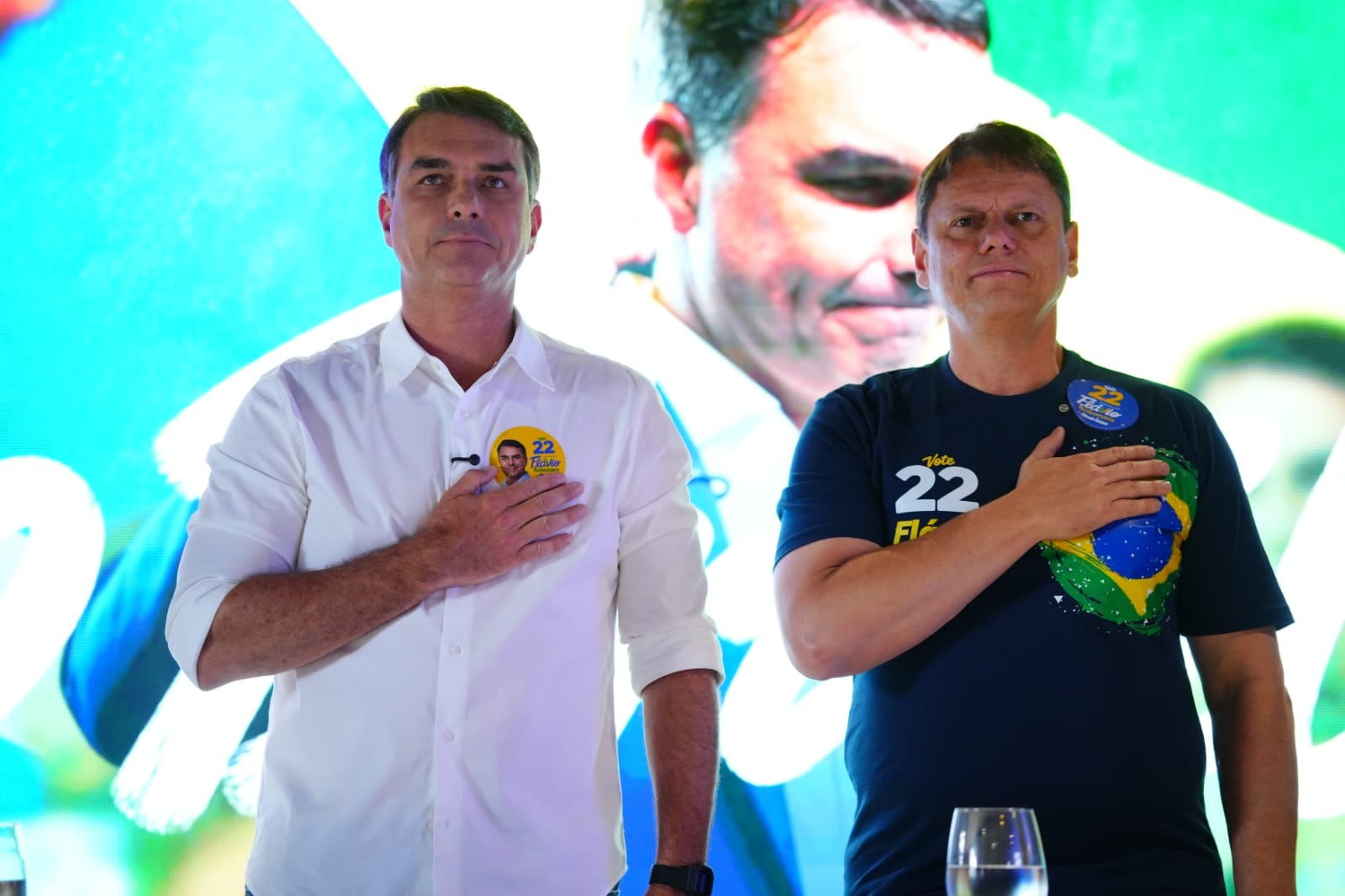 Tarc�sio 'mergulha' na campanha em busca de 7 milh�es de votos para eleger Fl�vio