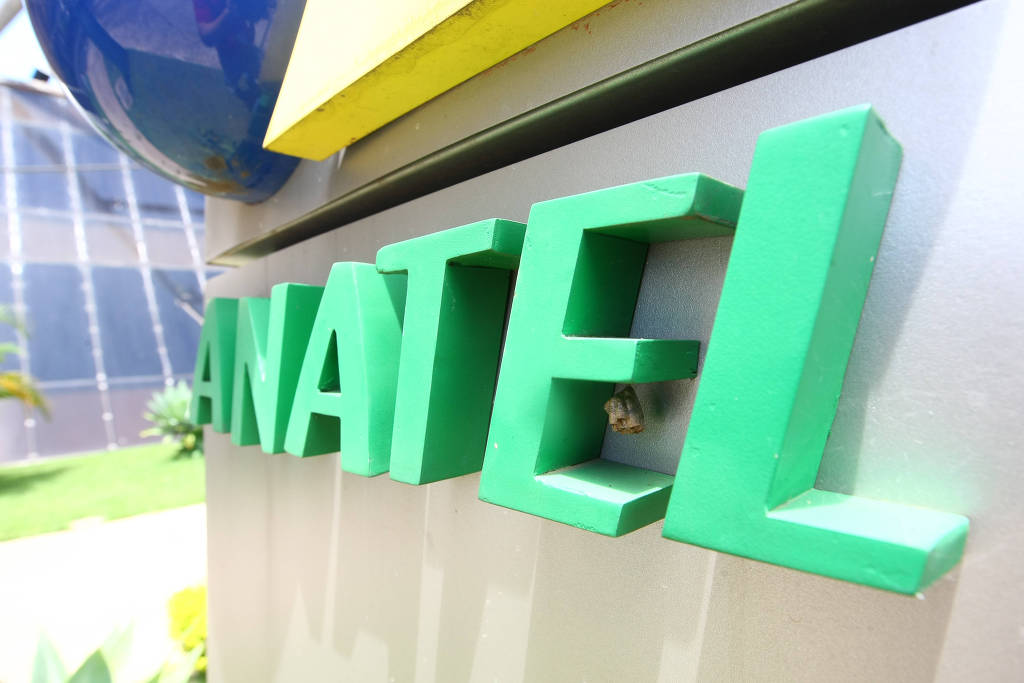 Anatel deve fatiar novas regras de competio para operadoras mveis