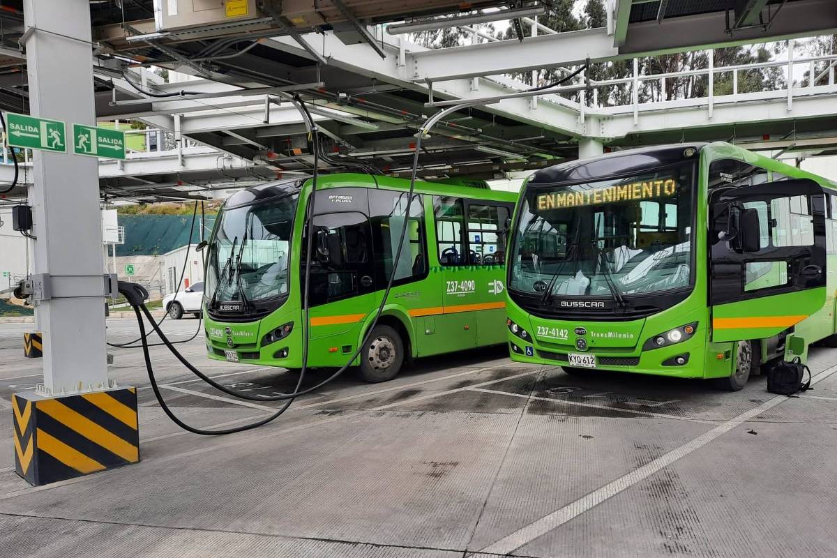 Ao contrário de SP, Bogotá investiu primeiro em infraestrutura para ter ônibus elétrico