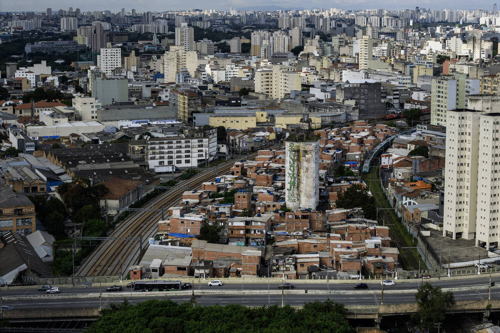 Unio desautoriza demolies e pede moradia gratuita para famlias do Moinho, em SP