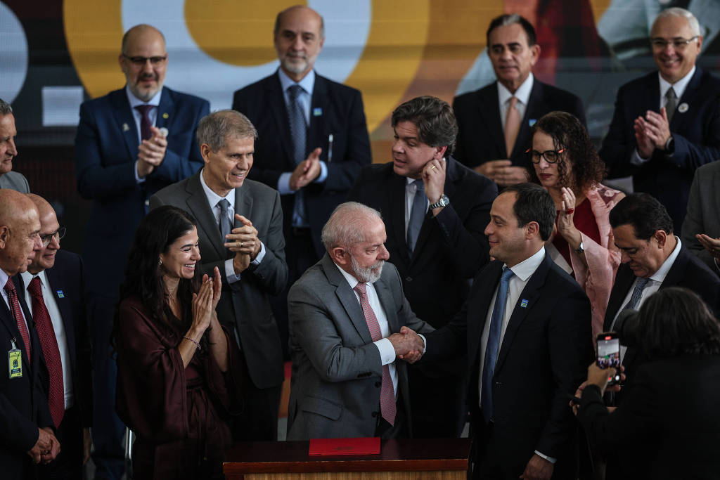 Governo anuncia TV 3.0, que promete trazer navegao do celular para a tela da televiso aberta; veja o que mudar