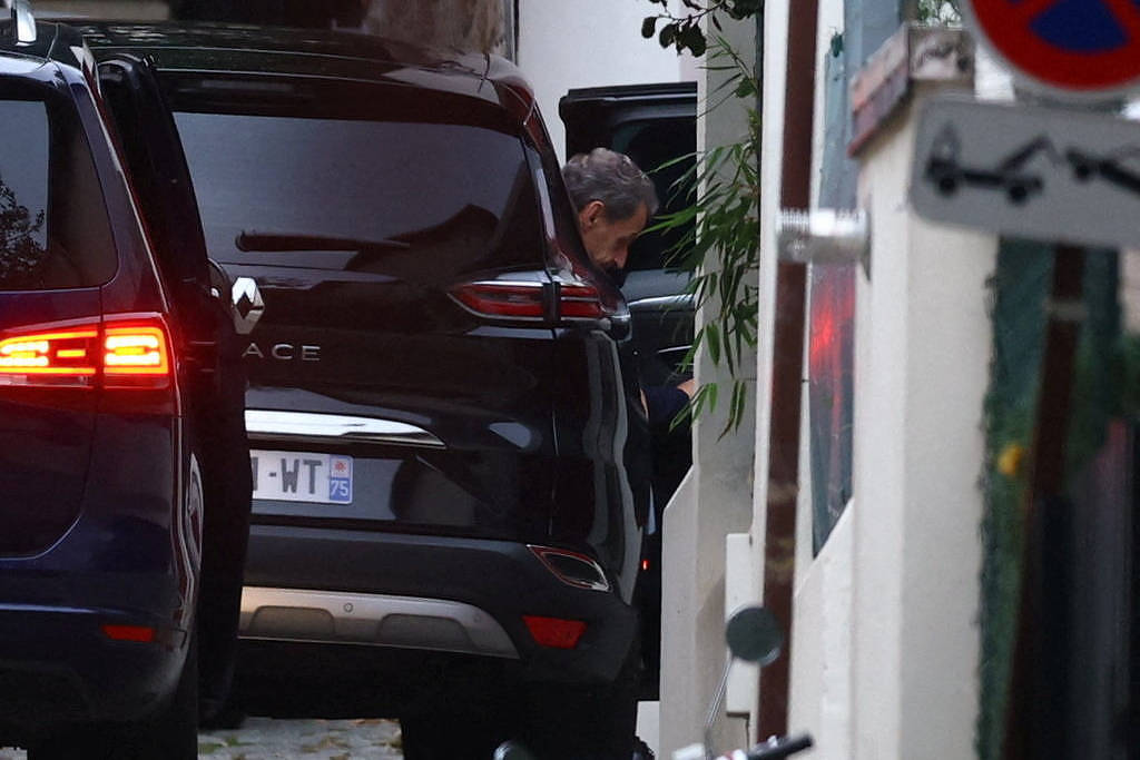 Justia concede liberdade provisria a Nicolas Sarkozy aps 20 dias preso; 'Verdade prevalecer', diz ele