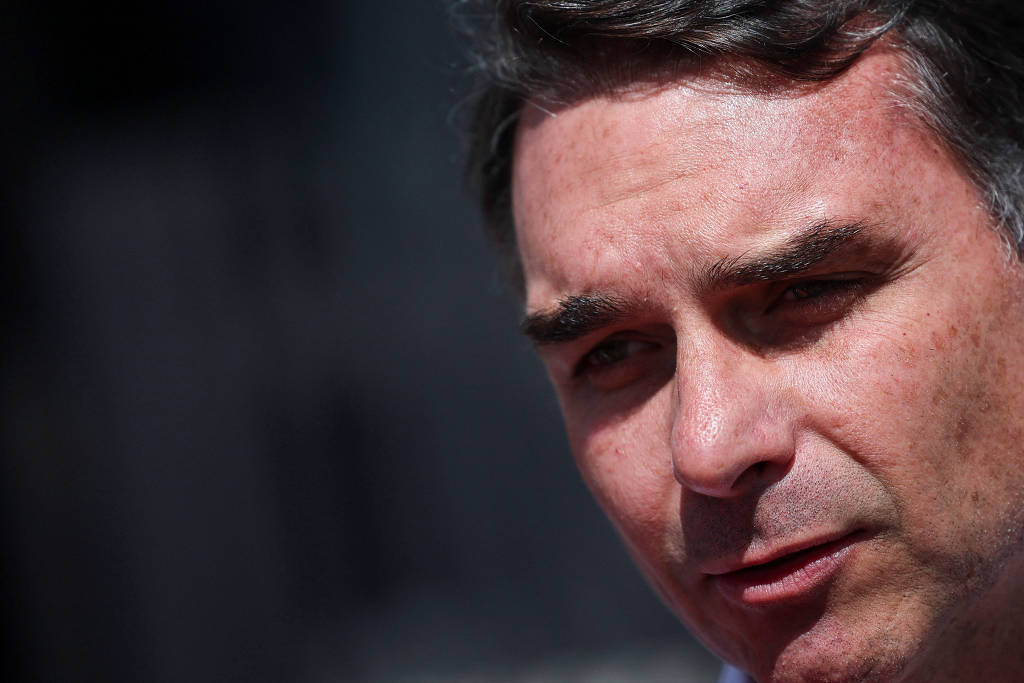 Tarc�sio amea�a decolagem de Fl�vio, um avi�o j� bem vagabundo