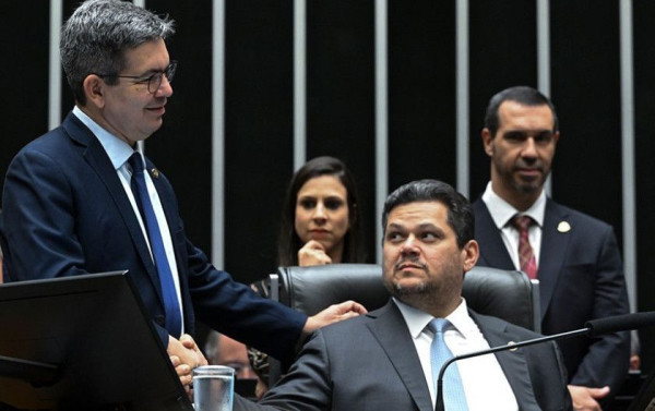 Alcolumbre: 'Lula envia, eu pauto'