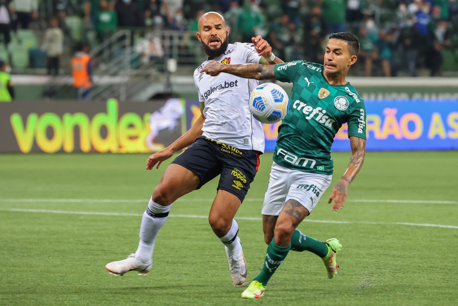 Palmeiras bate de virada o Sport e retoma vice-lideran�a