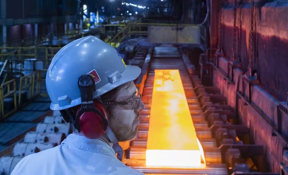 Exclusivo: CSN aborda rivais e pode vender at� 100% do neg�cio de siderurgia, dizem fontes