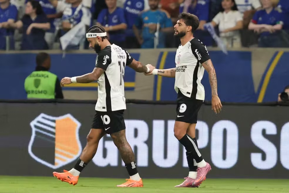 Anlise: Corinthians muda postura, espanta favoritismo do Cruzeiro e larga na frente na Copa do Brasil