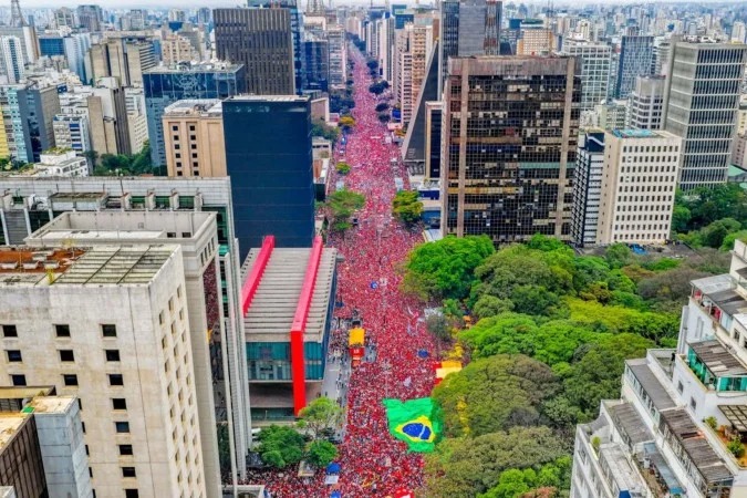 Tapete vermelho na Paulista
