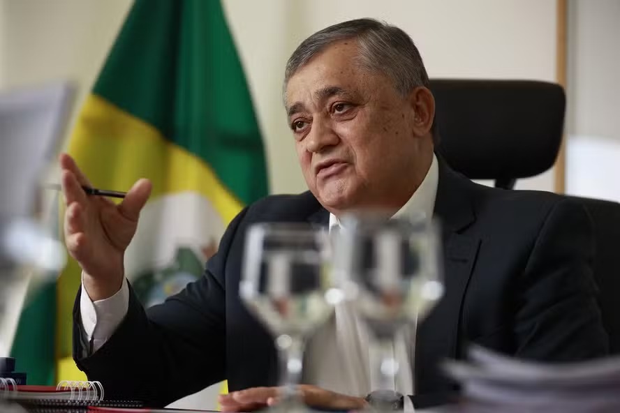 Entrevista: 'Lulinha paz e amor foi erro e � hora de ir para cima', diz Jos� Guimar�es, ministro da articula��o pol�tica