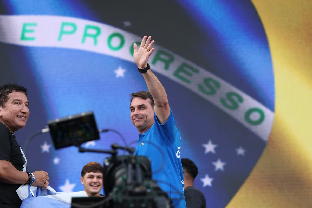 Censura in�cua e fogo amigo: candidatura de Fl�vio derrete, preocupa PL e afasta Faria Lima