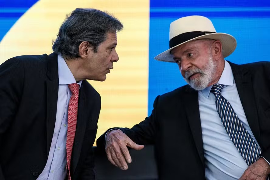 Fragilidade no apoio de partidos vira entrave para formao de palanque do PT em So Paulo