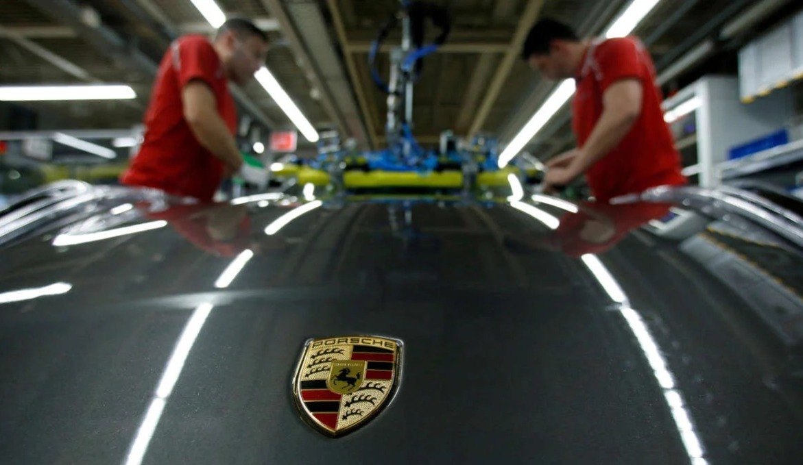 Aes da Porsche sobem 2,00% no primeiro dia na bolsa de Frankfurt