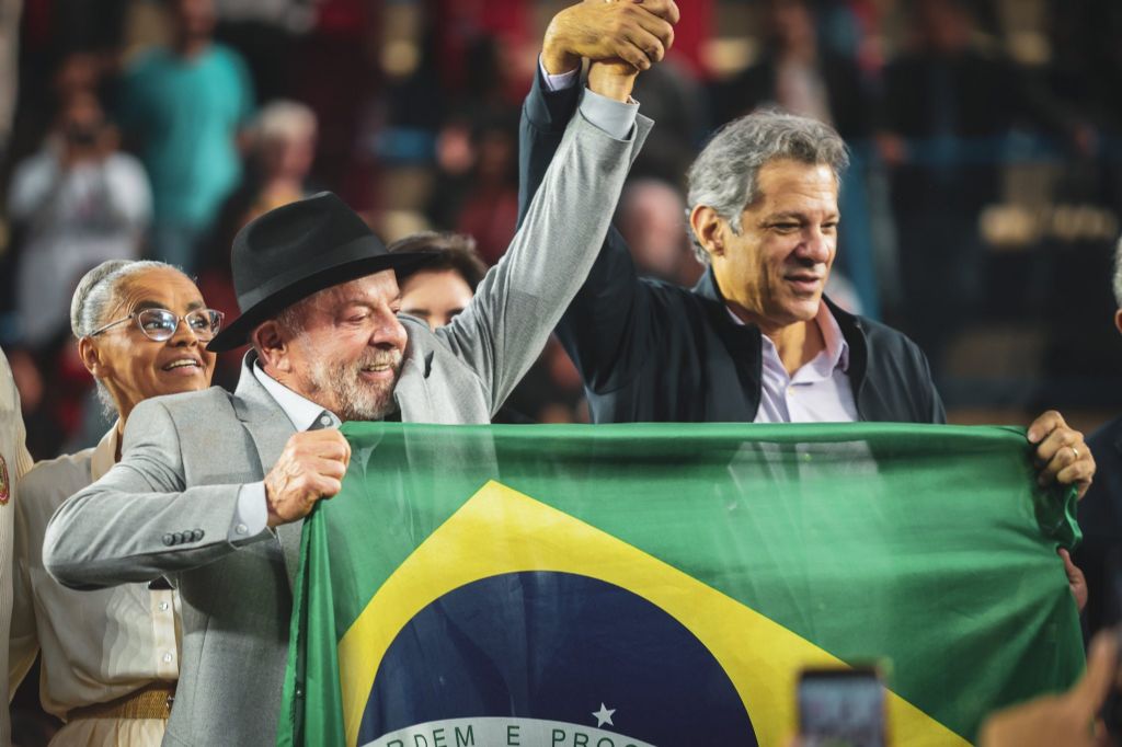 For�a eleitoral de Lula ainda � insuficiente para criar 'onda vermelha' nos estados