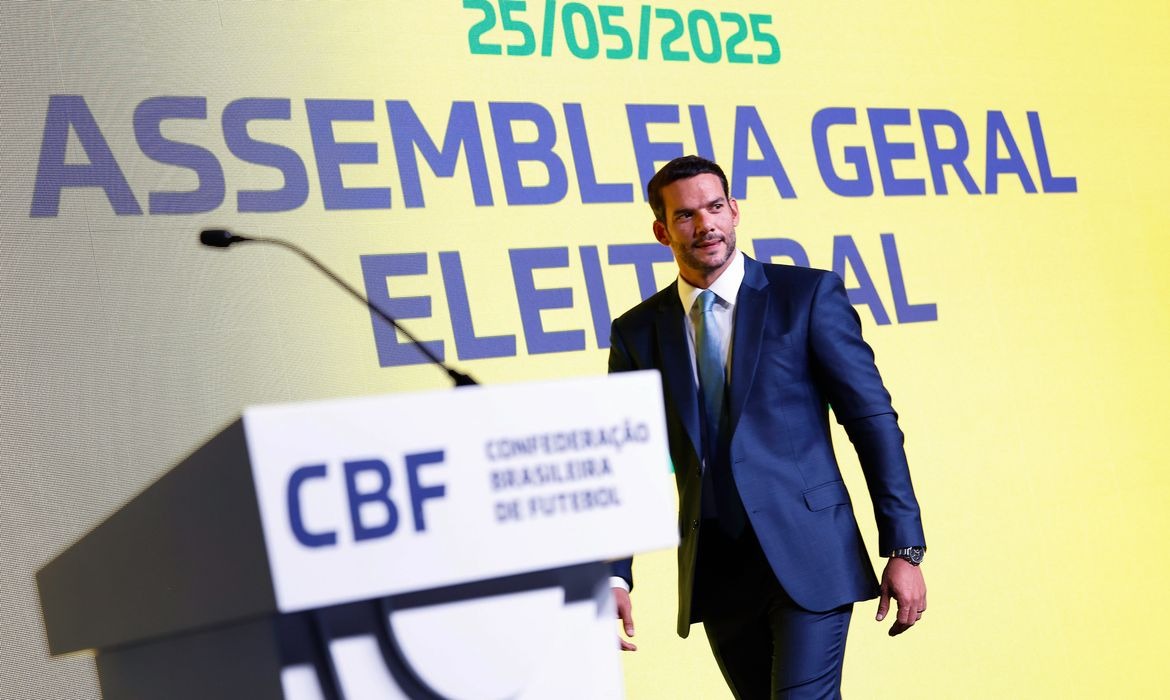 Candidato nico, Samir Xaud  eleito presidente da CBF