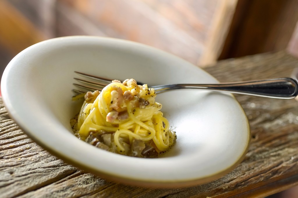 De volta a polmica sobre as origens do espaguete  carbonara: italiana ou americana?