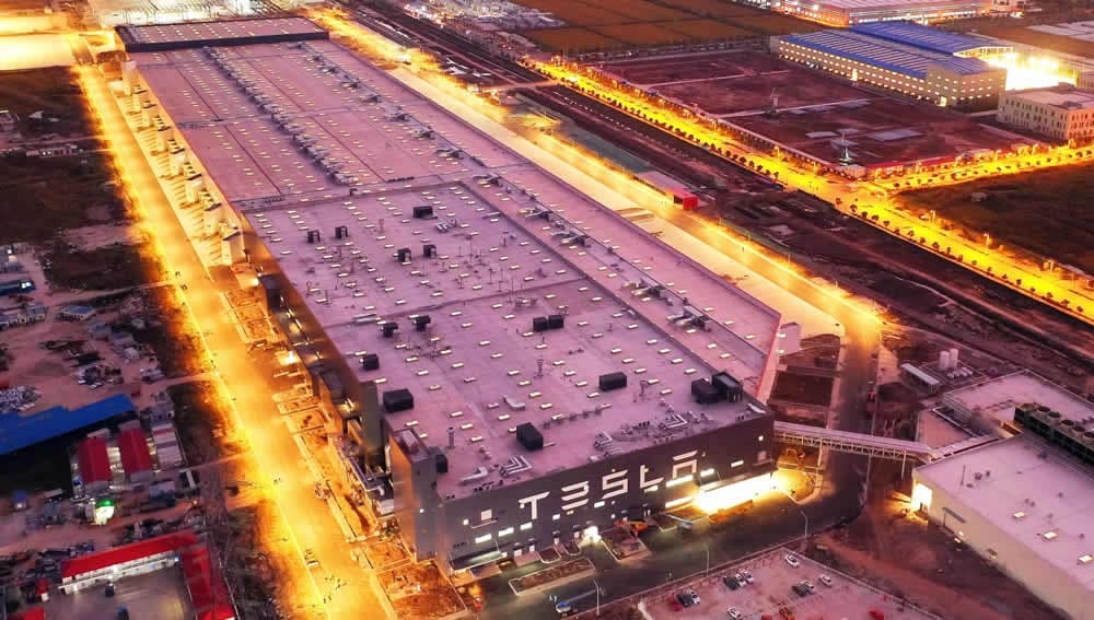 Fbrica de baterias da Tesla em Shanghai ser concluda ainda este ano