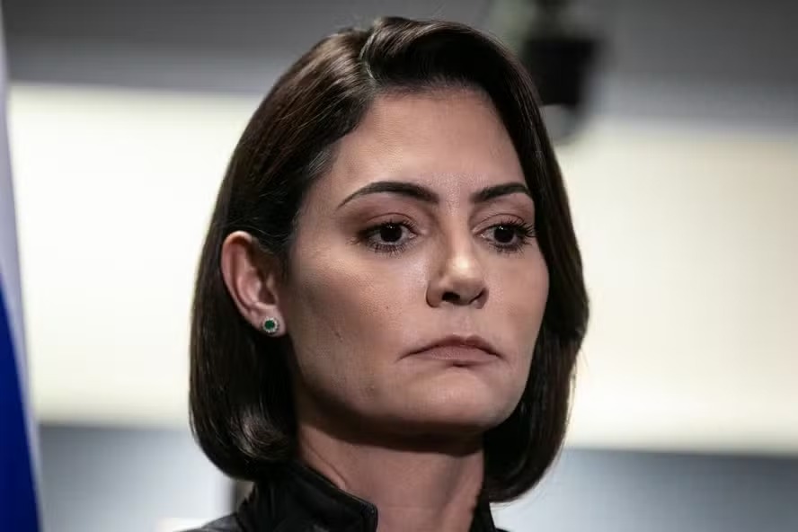 Michelle escancara briga com Fl�vio e obriga Bolsonaro a escolher lado