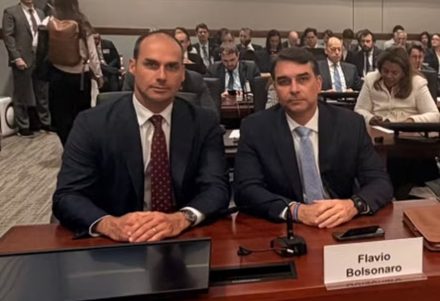 Irmãos de Flávio criticam aliados e alimentam disputas na direita a dias do segundo turno
