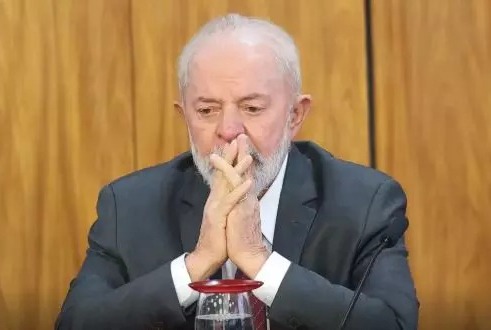 Desaprovao do governo Lula chega a 57,4%, aponta Paran Pesquisas