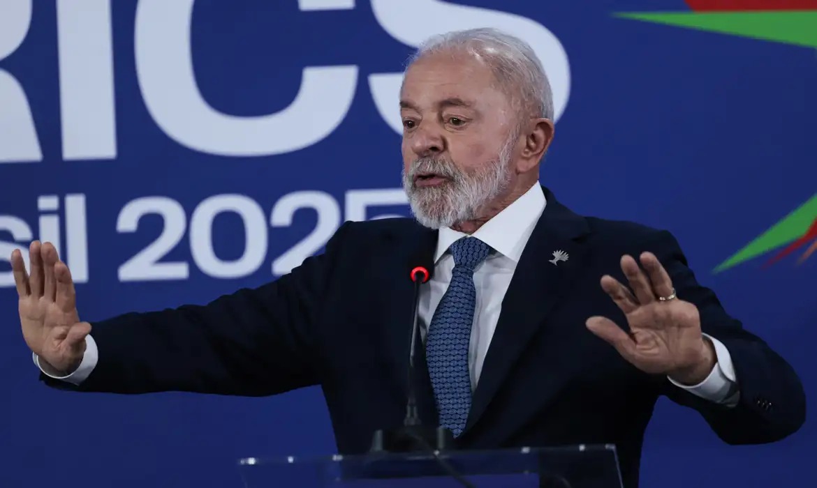 Lula diz que Brics seguir discutindo alternativas ao dlar