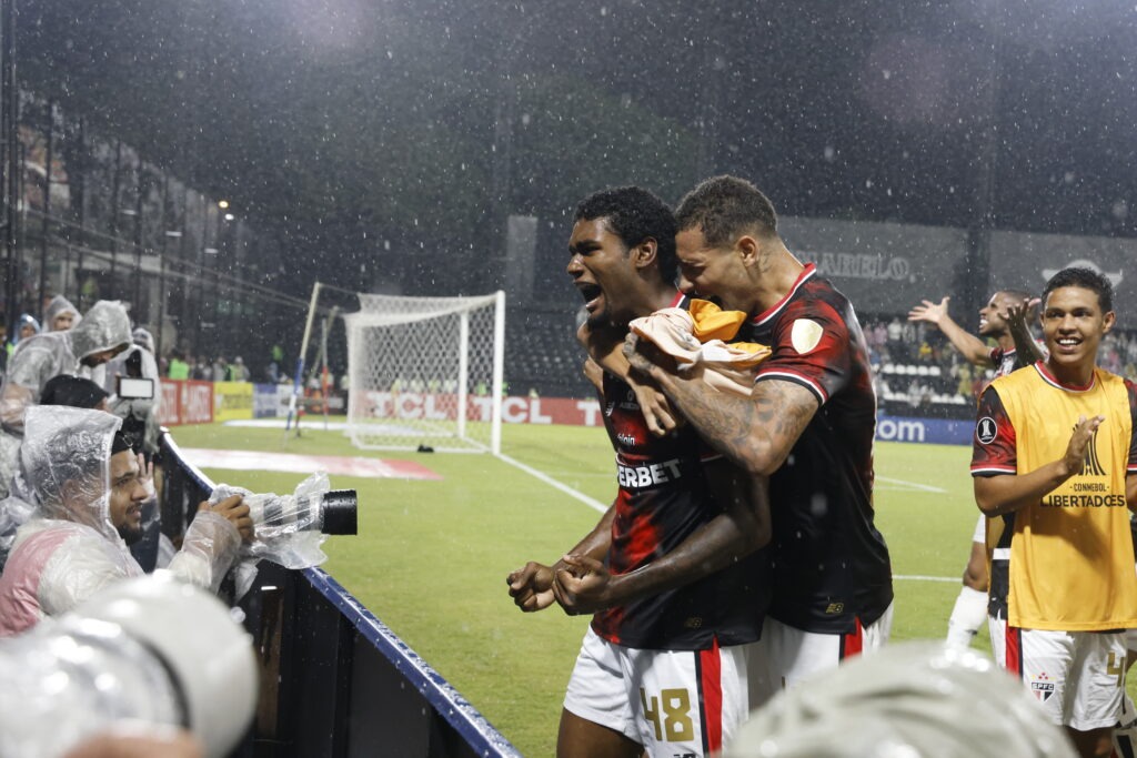 So Paulo vence Libertad do Paraguai e assume liderana do Grupo D na Libertadores