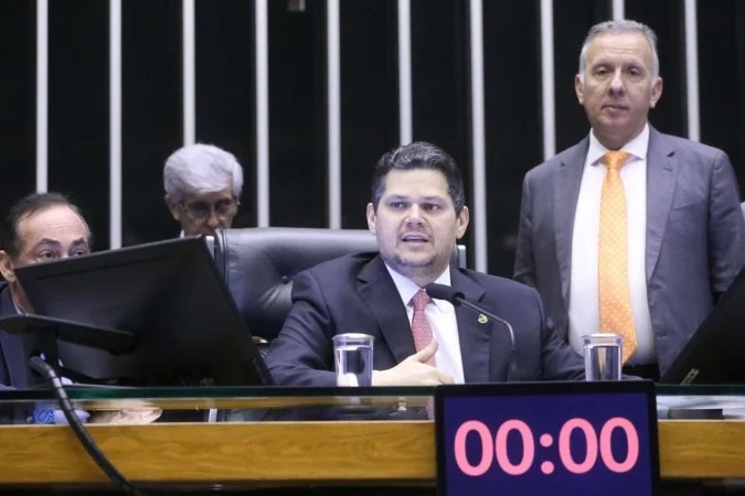 Conta de luz pode disparar por causa do Congresso