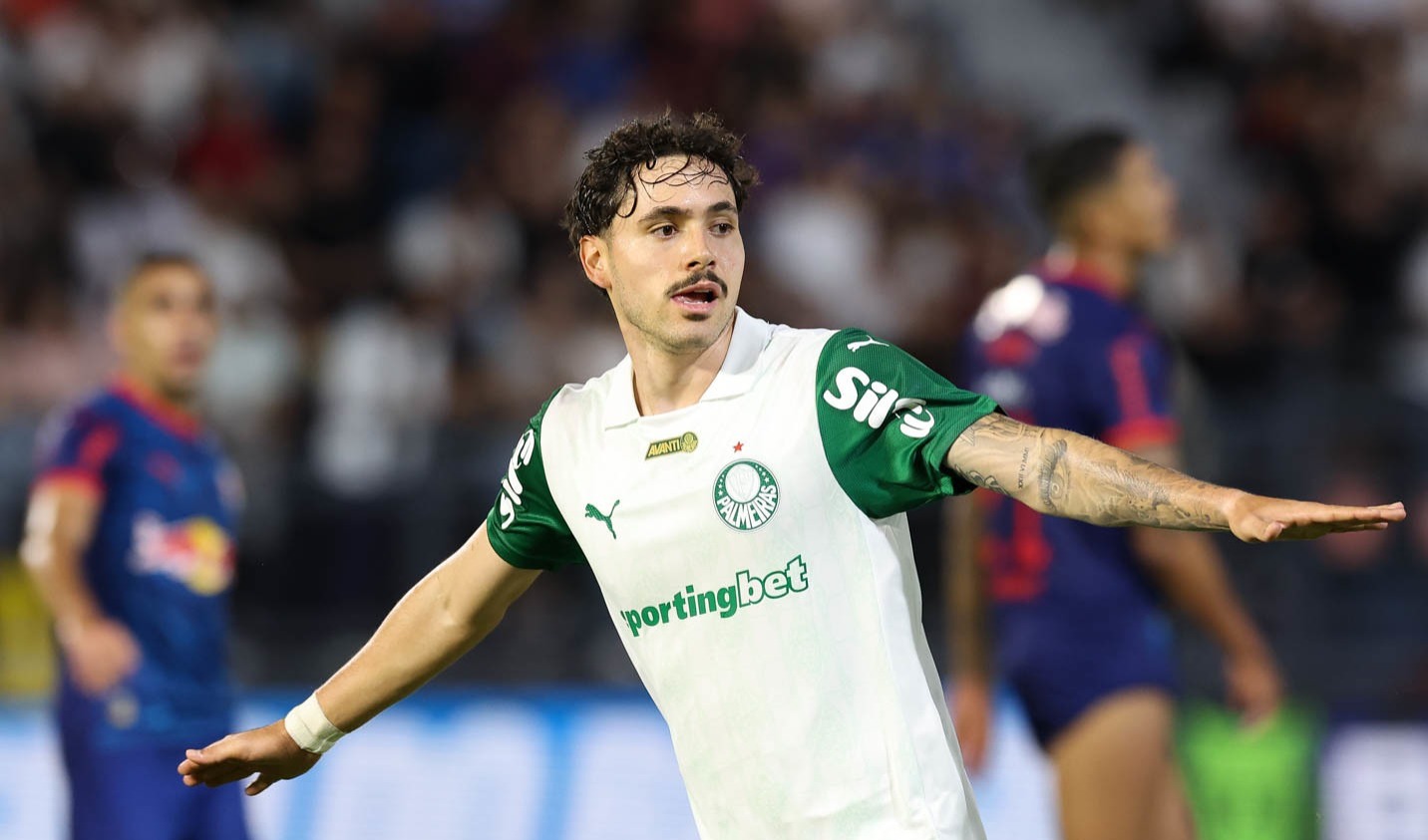 Palmeiras vence mais uma e dispara na liderana do Campeonato Brasileiro