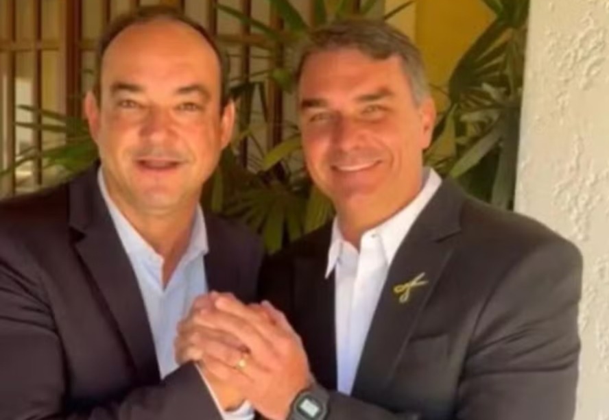Fl�vio diz a Cleitinho que queria apoi�-lo, mas descarta palanque duplo e diz que alian�a s� ocorrer� no 2� turno
