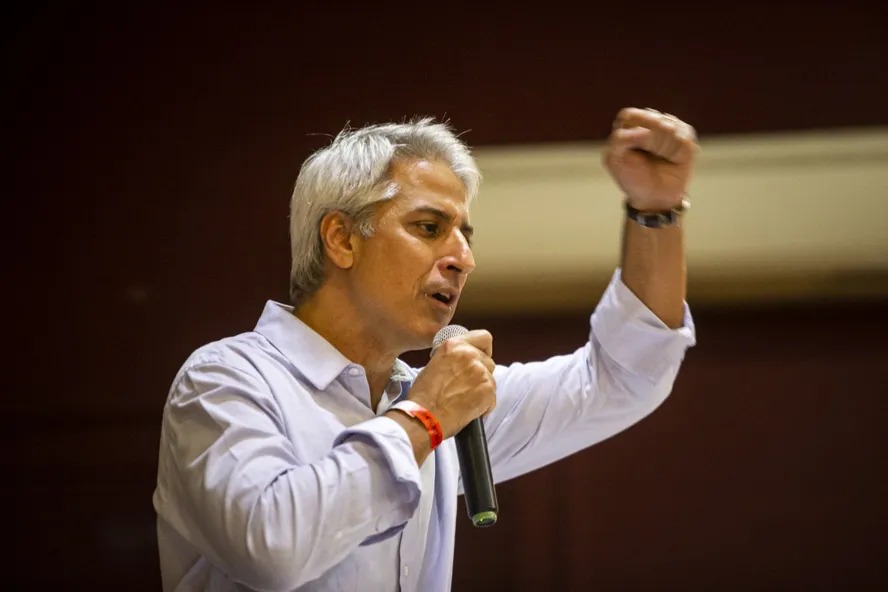 'Jogo Político': A implosão da candidatura Molon ao Senado com a ADPF das Favelas e a crise no PSB do Rio pós-Alemão