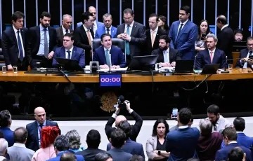 Câmara recua em aumento de imposto para SAFs e inclui clubes em taxa de 5%