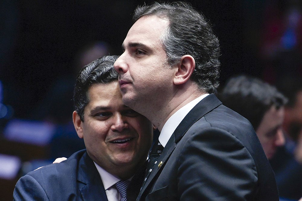 Alcolumbre ganha com petrleo na Foz do Amazonas e abre mo de Pacheco
