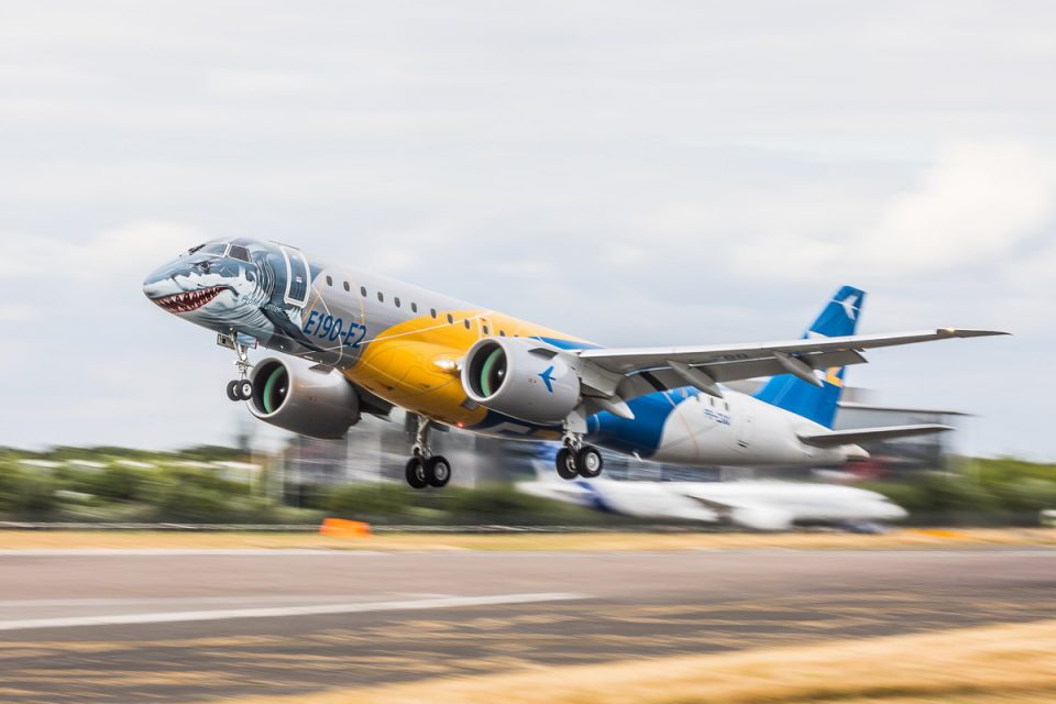 ndia planeja fabricar jatos e quer parcerias com Embraer e Sukhoi