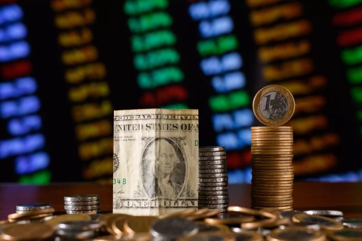 Ibovespa fecha 2024 em queda de 10,36%, enquanto d�lar avan�a 27% ante o real