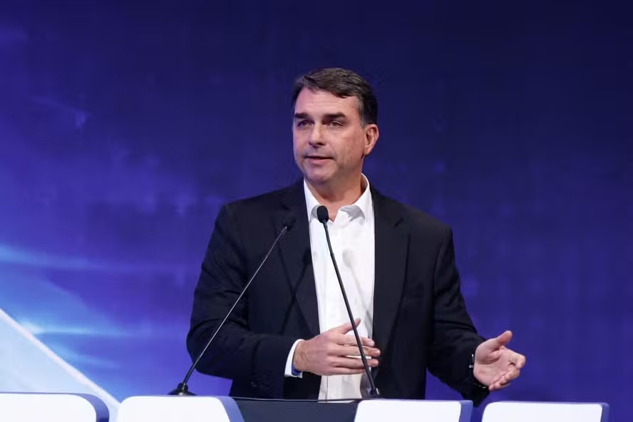 Pesquisa Quaest frustra clima de 'já ganhou' da campanha de Flávio Bolsonaro