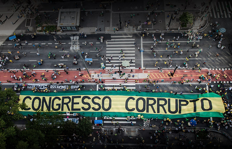 Le Monde: No Brasil, o naufrgio da operao anticorrupo 'Lava Jato'