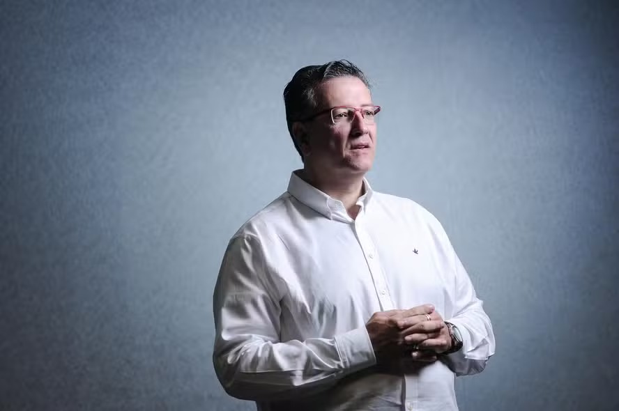 Tarifa de Trump deu a Lula bandeira da soberania e tirou de Bolsonaro discurso patriota, diz cientista poltico