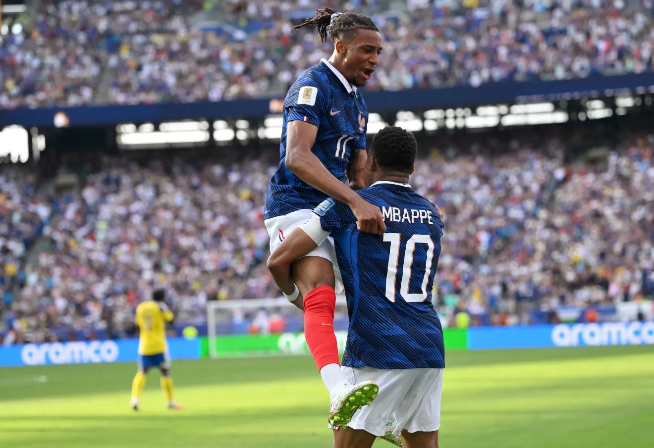França domina Suécia com show de Mbappé e vai às oitavas da Copa do Mundo