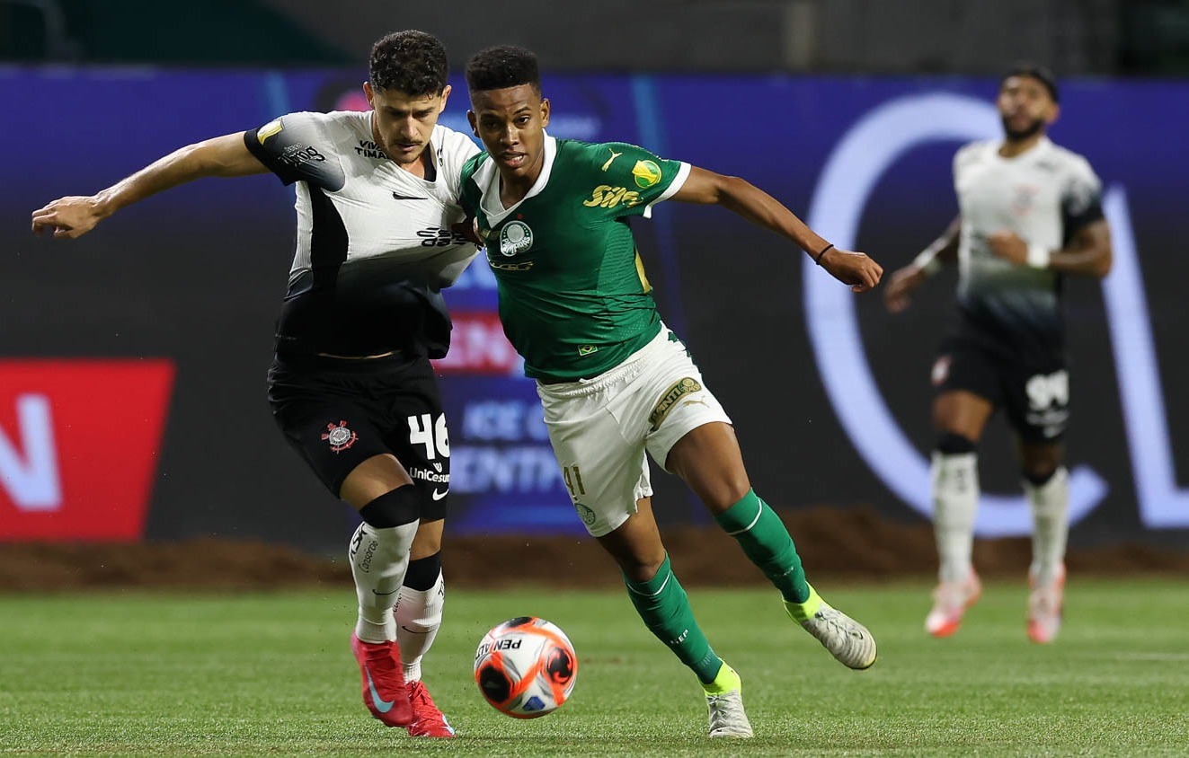 Palmeiras e Corinthians empatam em noite de grandes defesas de Hugo Souza e Weverton
