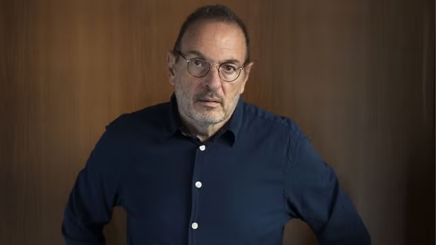 Fundador da Companhia das Letras, Luiz Schwarcz diz que 'o carisma do livro fsico no vai acabar de jeito nenhum'