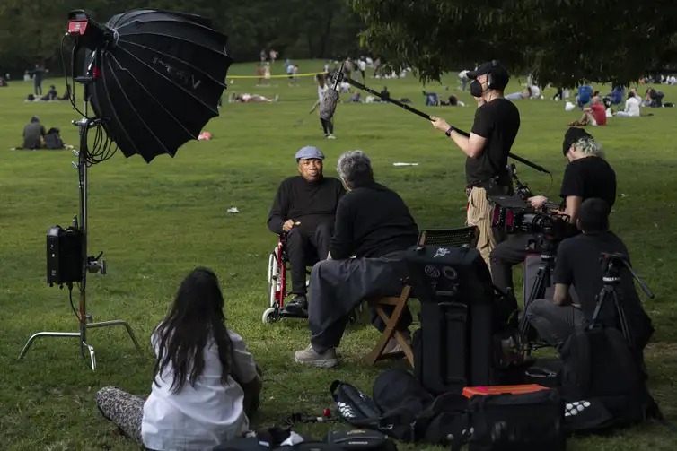 Milton Nascimento se emociona com filme sobre sua vida em pr-estreia