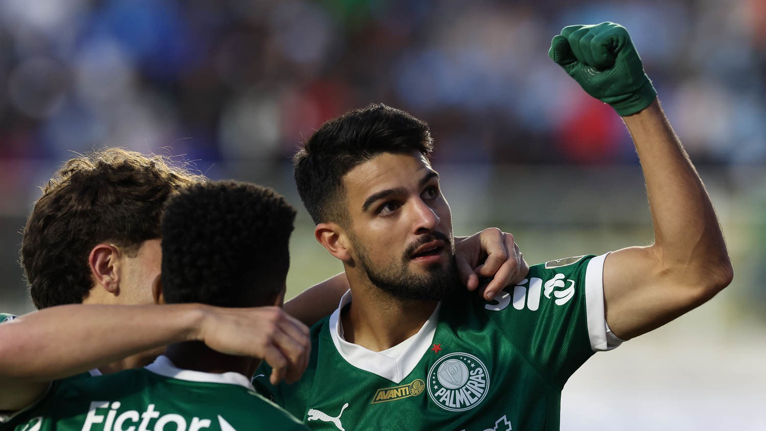 Palmeiras dispara na liderana da Libertadores; Corinthians vence na Sul-Americana