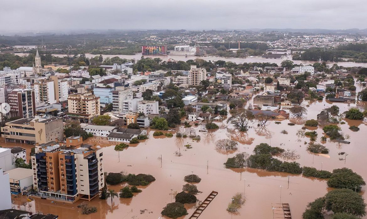 Chuvas no Sul: mortes, destruição e descaso com prevenção de enchentes