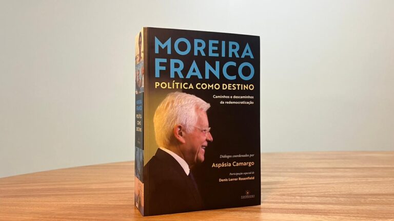 Moreira Franco reúne políticos em lançamento de seu livro em São Paulo