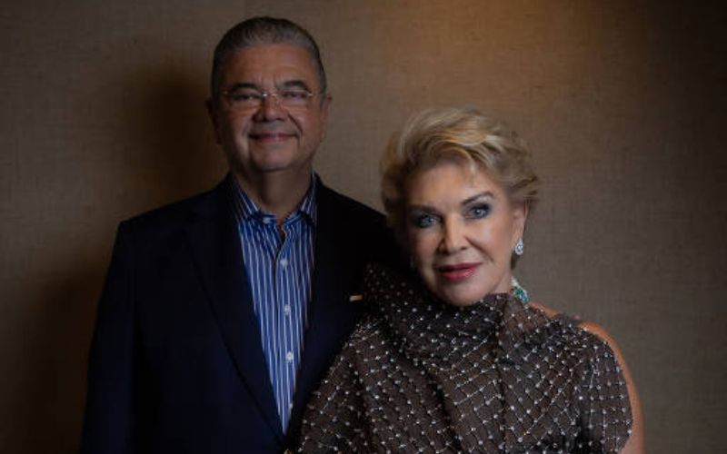 Marta Suplicy celebra aniversário com convidados no Hotel Fasano